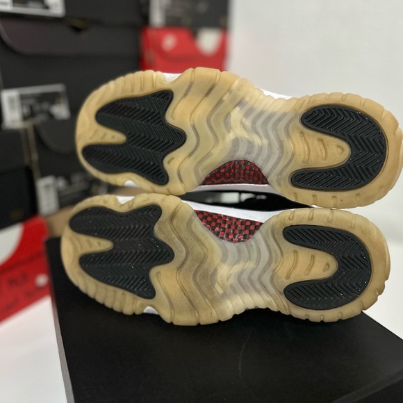 Jordan 11 Retro Low 72-10 (GS) - Picture 9 of 9